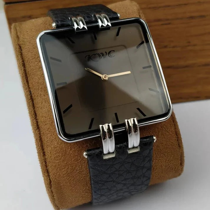 Stylish Leather Strap Watch